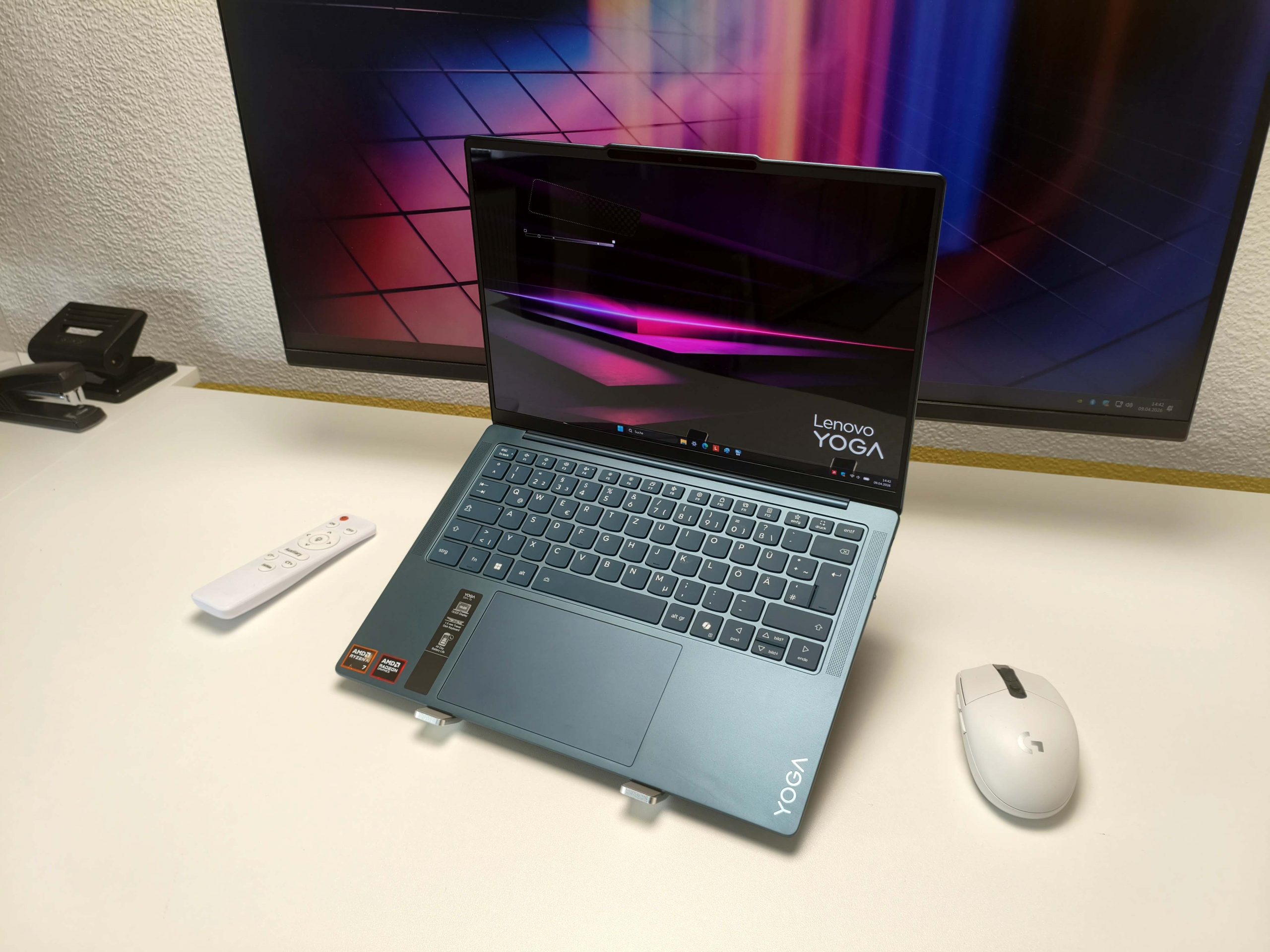 Lenovo-Yoga-Slim-7a-feature