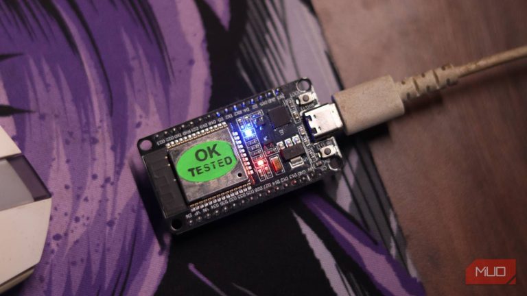 esp32-top-view-with-both-leds-on